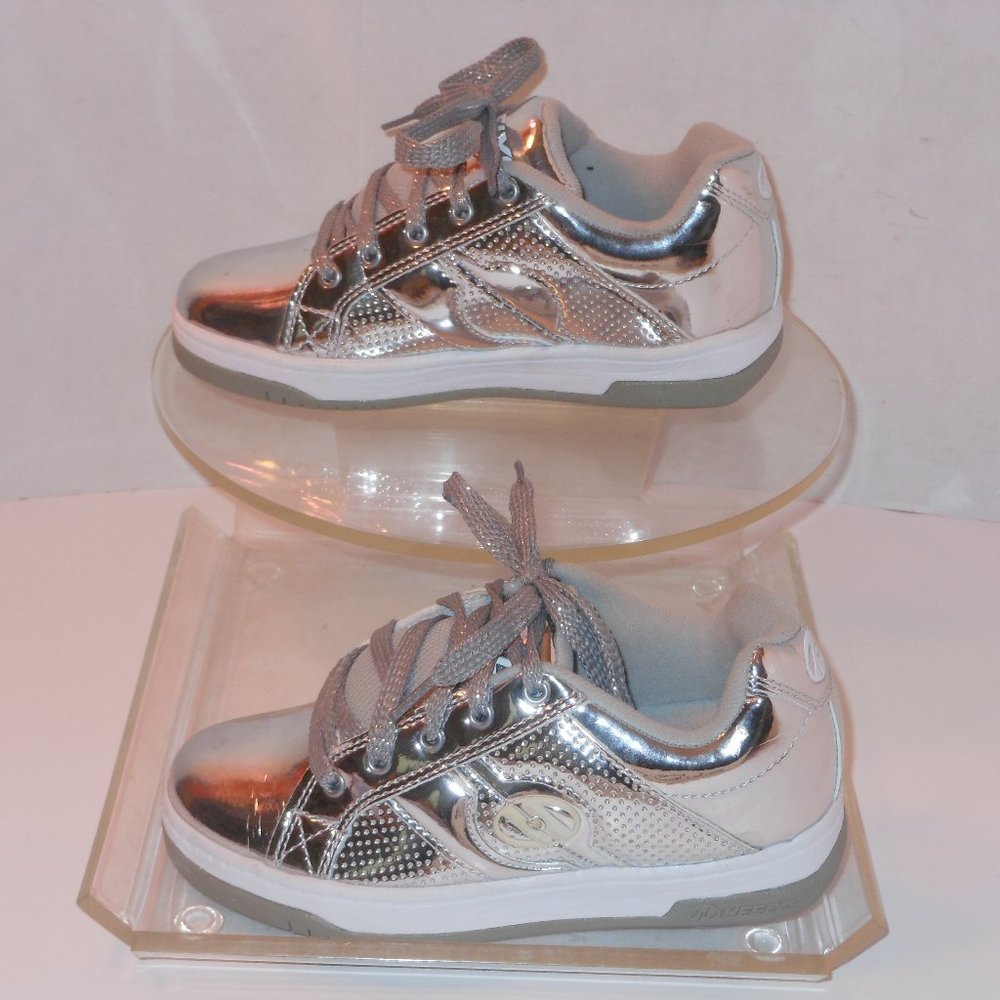 HEELYS SILVER LACE UP SKATE SHOES SIZE 2